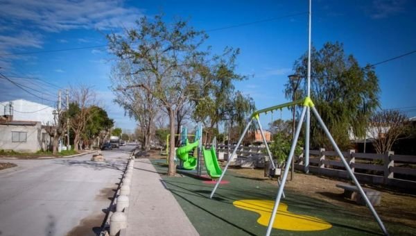 Avanzan las obras de pavimentación y un nuevo corredor urbano en el barrio La Unión
