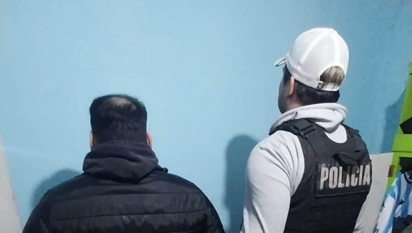 Acosaba a una menor de edad en redes sociales: Fue detenido