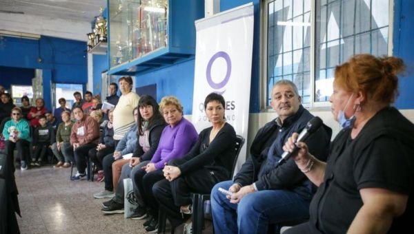 "Mate y Debate" en la Sociedad de Fomento "Dos Avenidas"