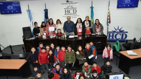 El Jardín de Infantes "Bambi" y la EP N° 29 participaron de "Estudiantes al HCD"