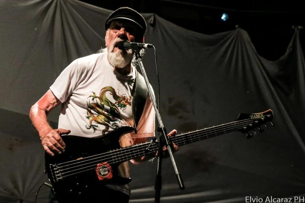 El legendario músico quilmeño, Willy Quiroga, anunció su retiro de los escenarios El legendario músico quilmeño, Willy Quiroga, anunció su retiro de los escenarios