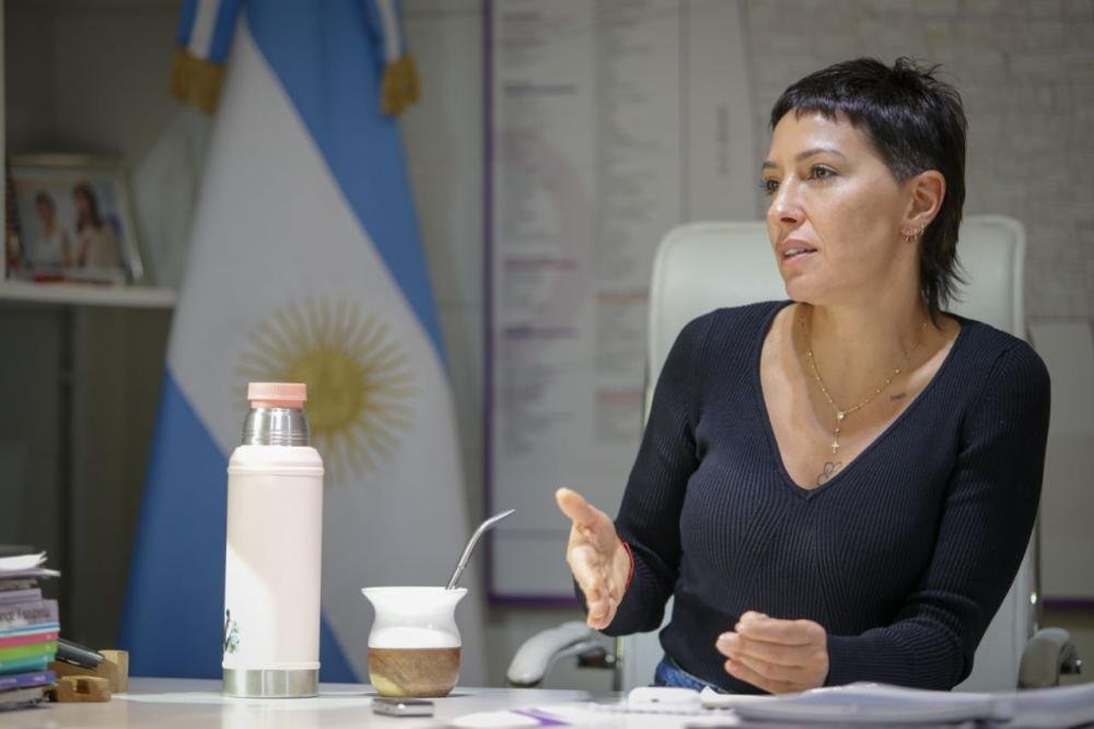 Mayra Mendoza cuestionó la decisión de YPF de no instalar la planta de GNL en Buenos Aires