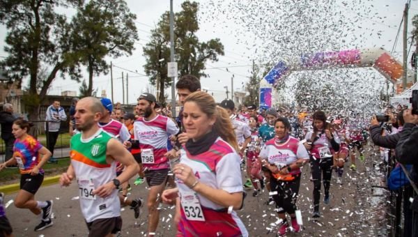 Más de 2.500 atletas participaron de la "Carrera de Quilmes"