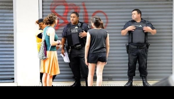 Controles policiales y solicitud de documentos: Lo que debes saber