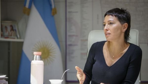 Mayra Mendoza cuestionó la decisión de YPF de no instalar la planta de GNL en Buenos Aires