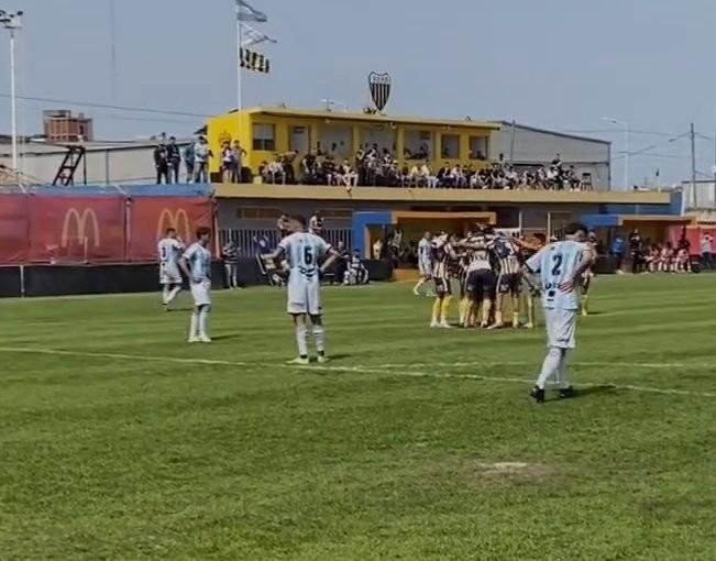 “Los Mates” cayeron frente a Dock Sud y quedaron quintos en el campeonato