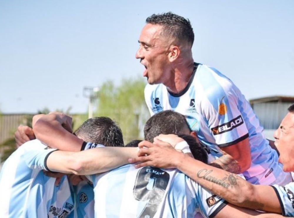 “Los Mates” le ganaron a Flandria y siguen acercándose a los primeros lugares