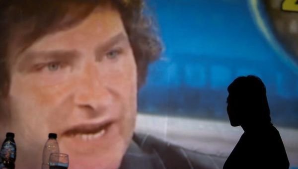 Mayra Mendoza criticó a Javier Milei tras conocerse los alarmantes índices de pobreza