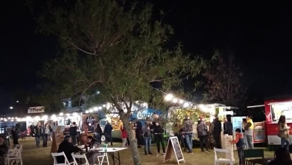 Festejos por el "Día de la Primavera y del Estudiante" en el Parque Lineal Don Bosco
