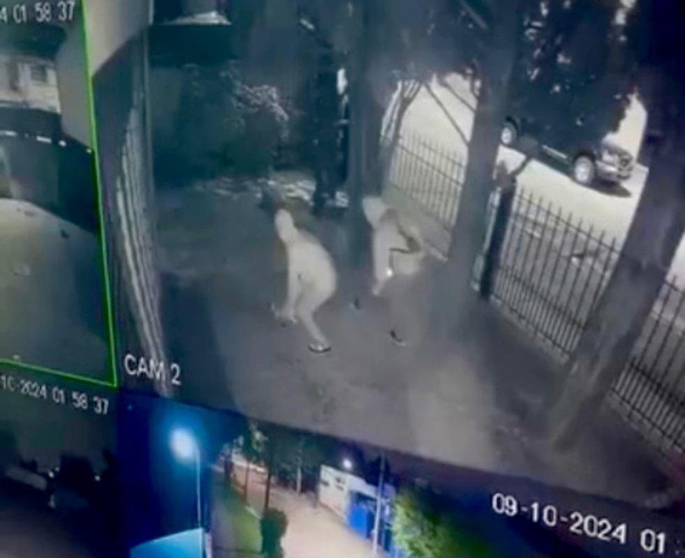 Delincuentes ingresaron al patio de una vivienda y huyeron al no poder abrir la puerta