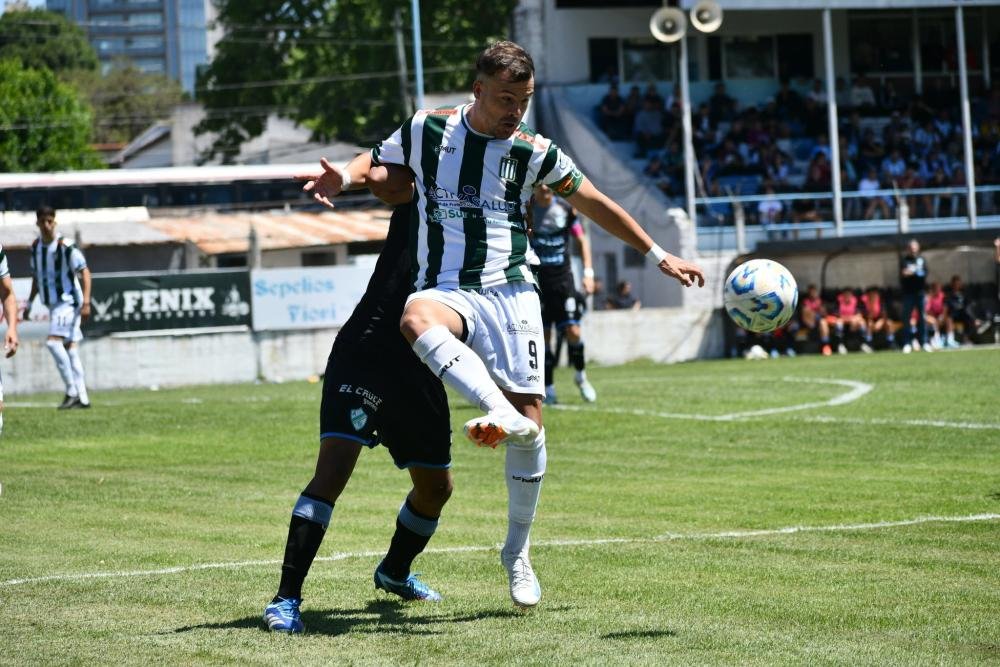 “Los Mates” igualaron ante Excursionistas y quedaron complicados en la pelea por el título