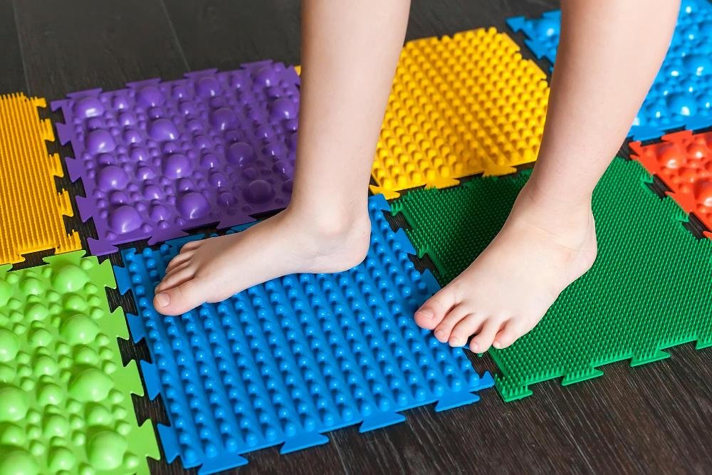 ¿Cómo implementar zonas de juego seguras y cómodas para niños en tu hogar?