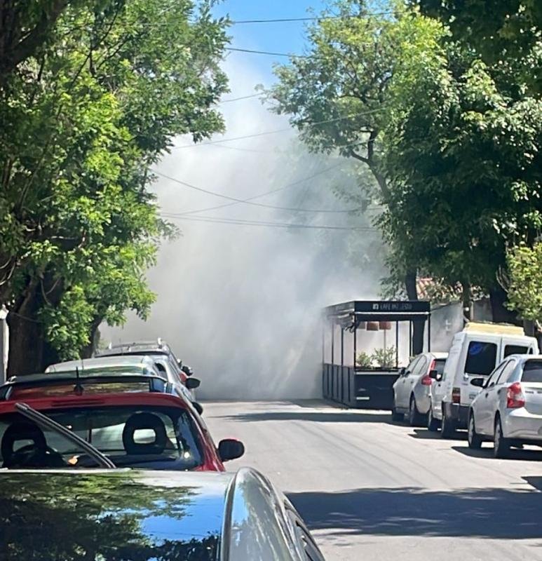 Susto en Quilmes Centro por el incendio de un auto