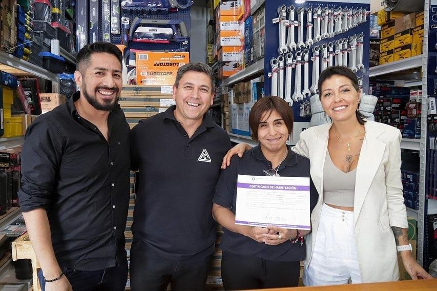 Entregaron habilitaciones a dos locales en Ezpeleta