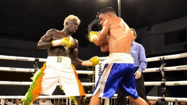 Otro triunfo para el boxeador senegalés que de día es vendedor ambulante en Quilmes