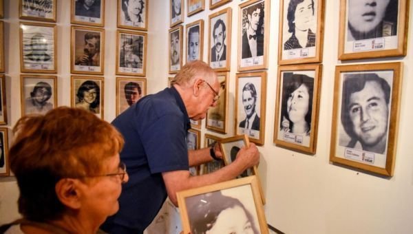 Repusieron fotos de desaparecidos durante la Dictadura en el ex "Pozo de Quilmes"