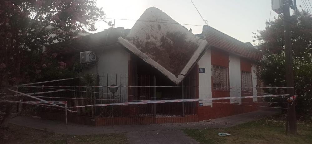 Derrumbe parcial en una vivienda movilizó a los bomberos