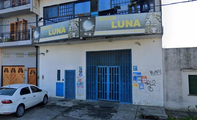 Grave intento de robo en un supermercado chino: Balearon al dueño y a su hijo