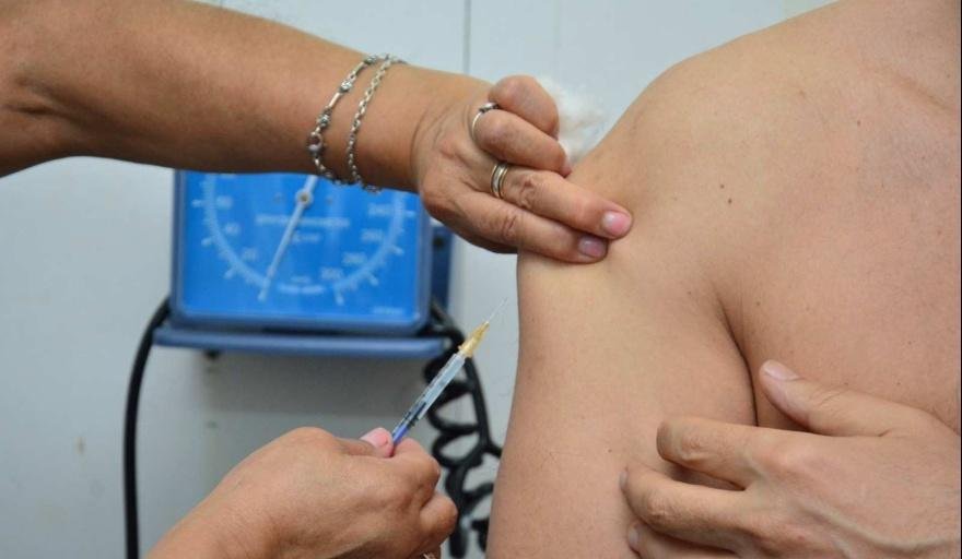 Comienzan a aplicar la segunda dosis de la vacuna contra el dengue