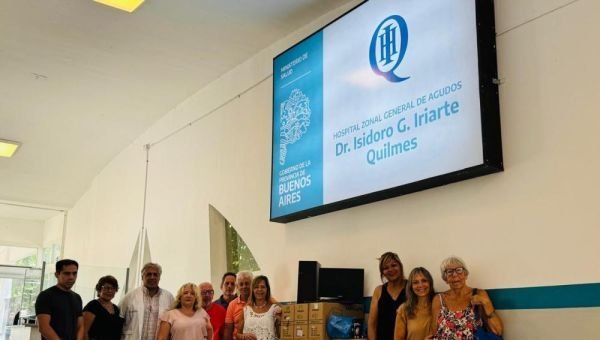 La Cooperadora dona computadoras para optimizar la atención en el Hospital de Quilmes