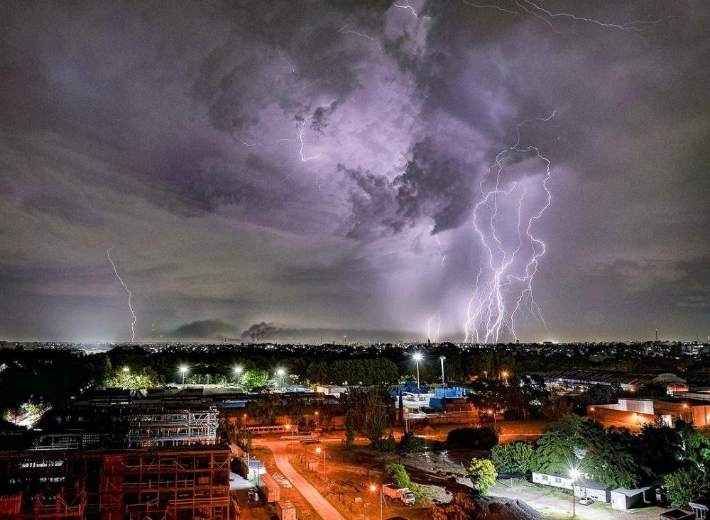 Alerta por tormentas fuertes en Quilmes: Se esperan lluvias intensas y posible caída de granizo
