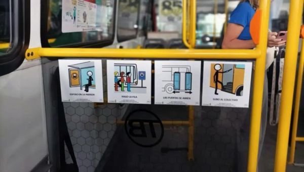 Los pictogramas en el transporte público ya son obligatorios en la Ciudad de Buenos Aires