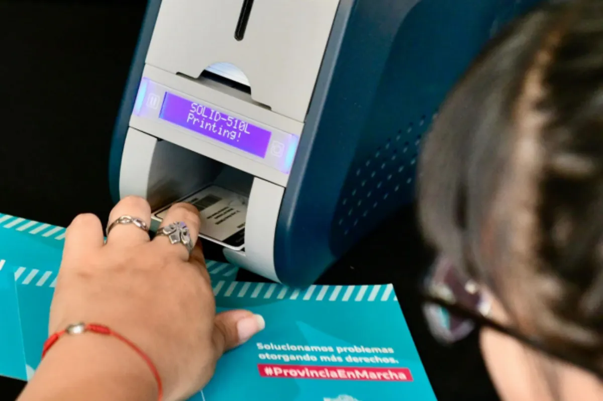 Vendían a $20.000 pases truchos para personas con discapacidad por redes sociales: Fueron detenidos