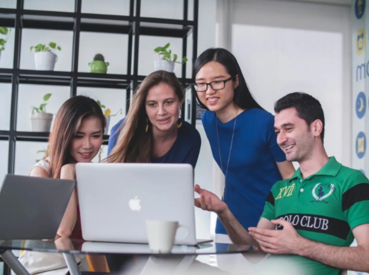 ¿Cómo ayudan las herramientas de parafraseo a los estudiantes y profesores de español?