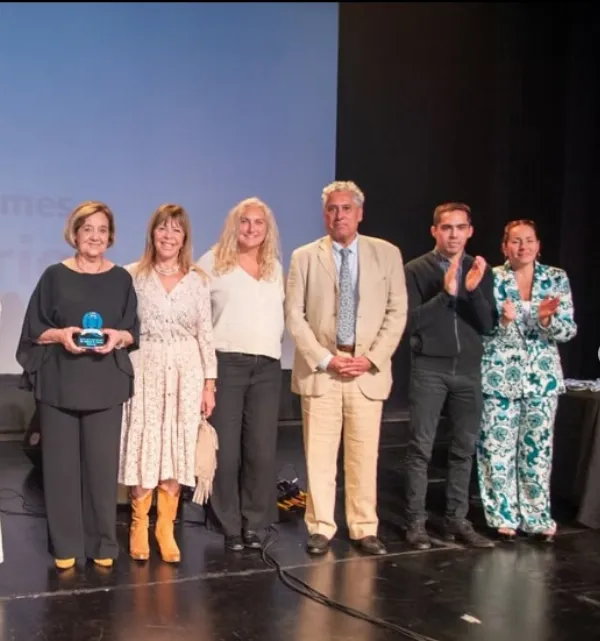 La Cooperadora del Hospital Iriarte fue distinguida en el Teatro Municipal