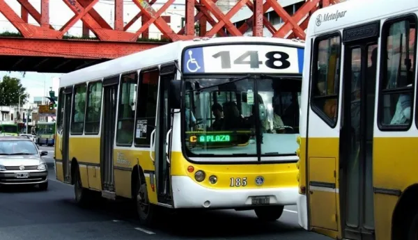 ¿Se levanta el paro de colectivos de este viernes?
