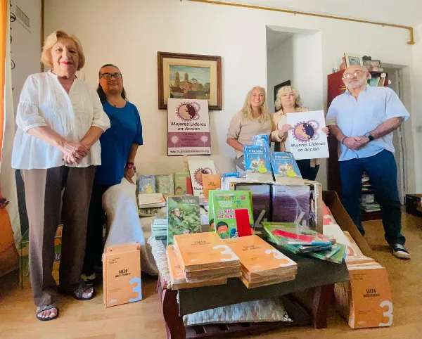 Mujeres Líderes en Acción realizó una importante donación de libros a la Asociación Sanmartiniana