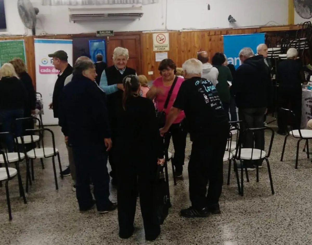 Gran convocatoria en el operativo conjunto de PAMI y ANSES en Quilmes Oeste