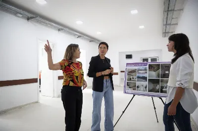 Mayra Mendoza recorrió la obra de refacción del centro de salud Julio Méndez