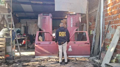 Allanamiento en desarmadero: Tres detenidos y dos camionetas recuperadas