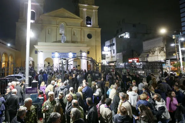 Una multitud despidió al Papa Francisco en Quilmes