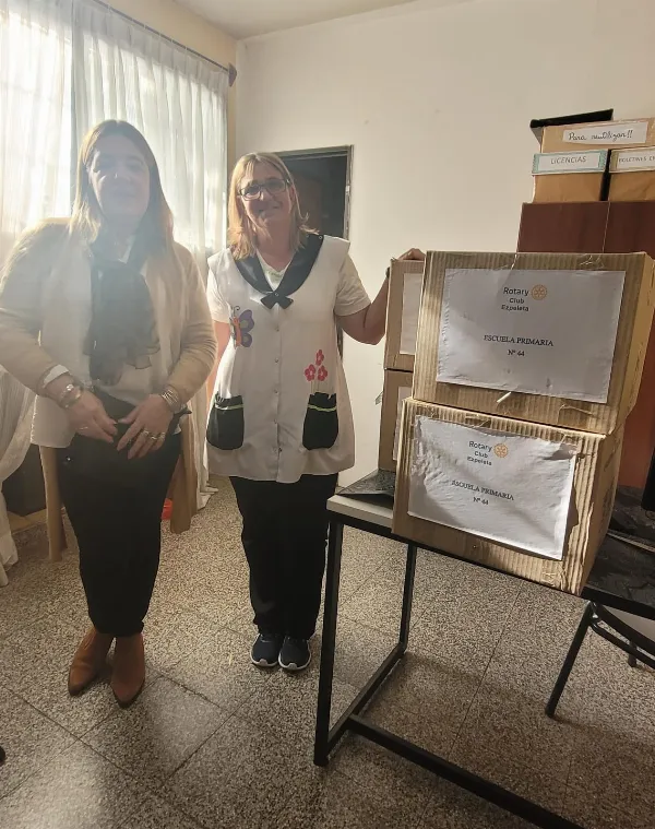El Rotary de Ezpeleta continúa con su programa de apoyo a la Educación Pública