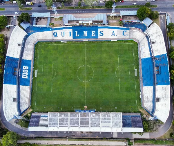 Tres décadas del Estadio Centenario “Ciudad de Quilmes”: Un templo con historia y sin dueño