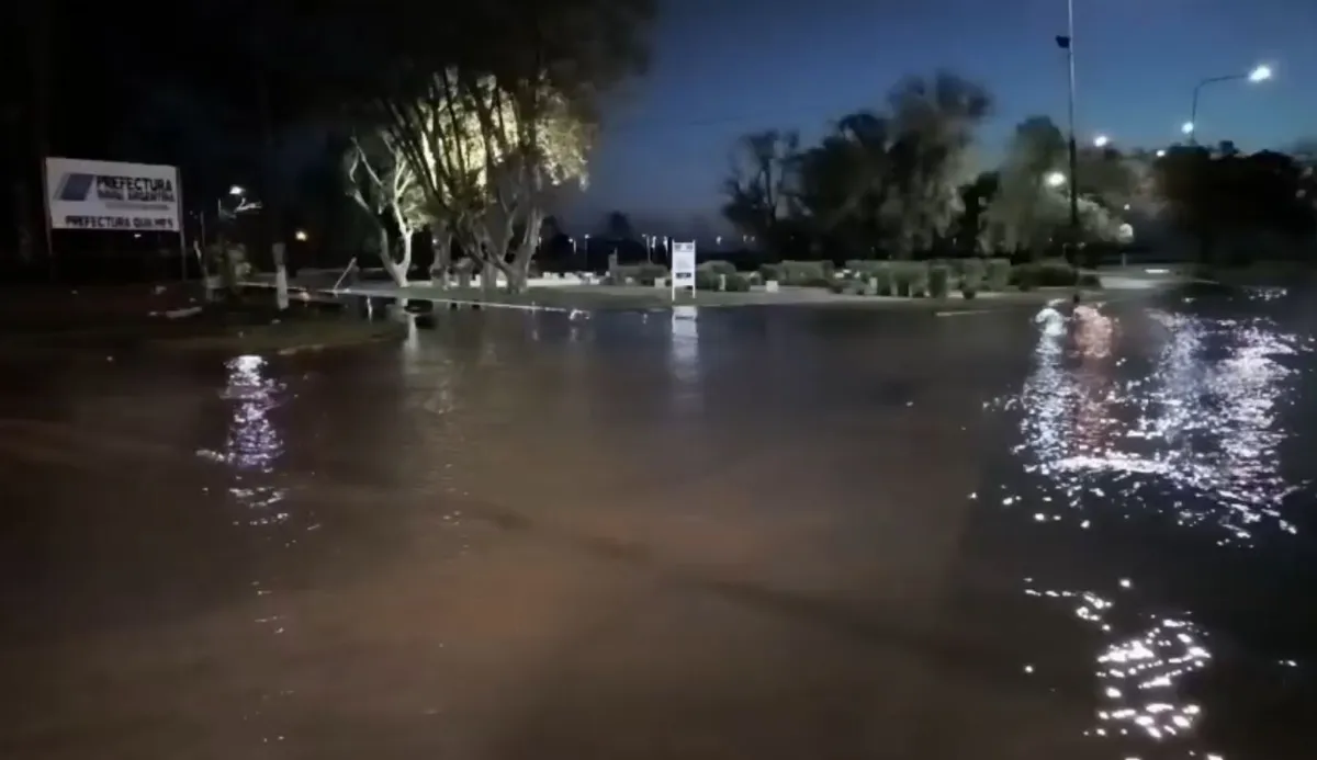 Sudestada en La Ribera: El agua cubrió calles enteras durante la madrugada