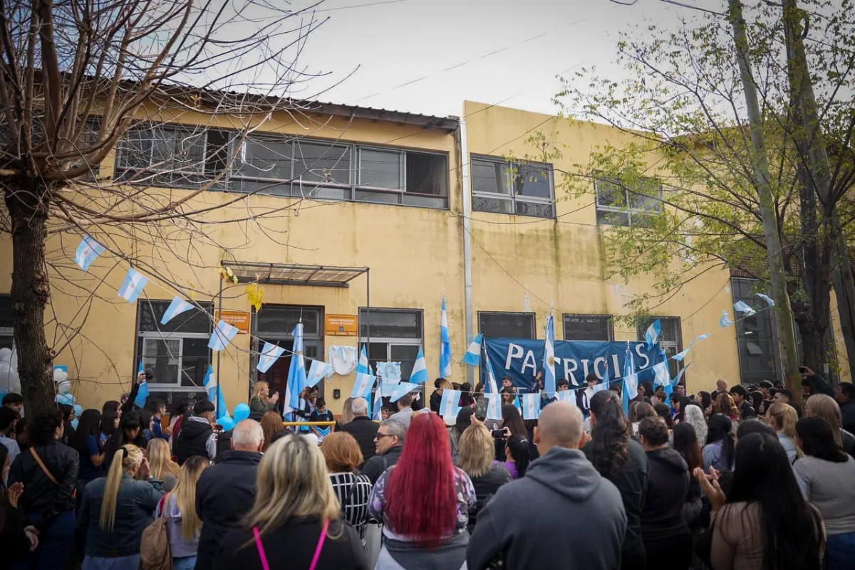 Bautizaron con el nombre "Patricias Argentinas" a la Escuela Secundaria N° 53