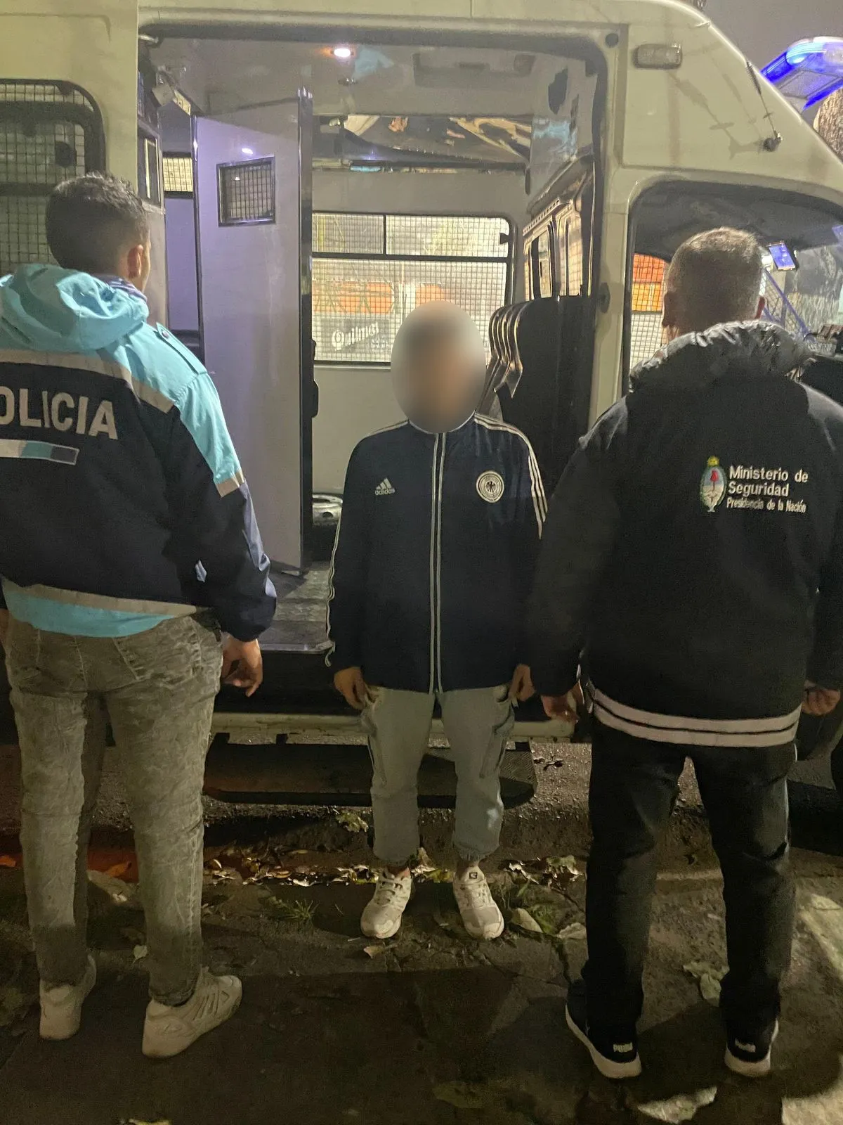 Detuvieron a un hincha de San Martín de Tucumán que intentó infiltrarse en el Estadio Centenario