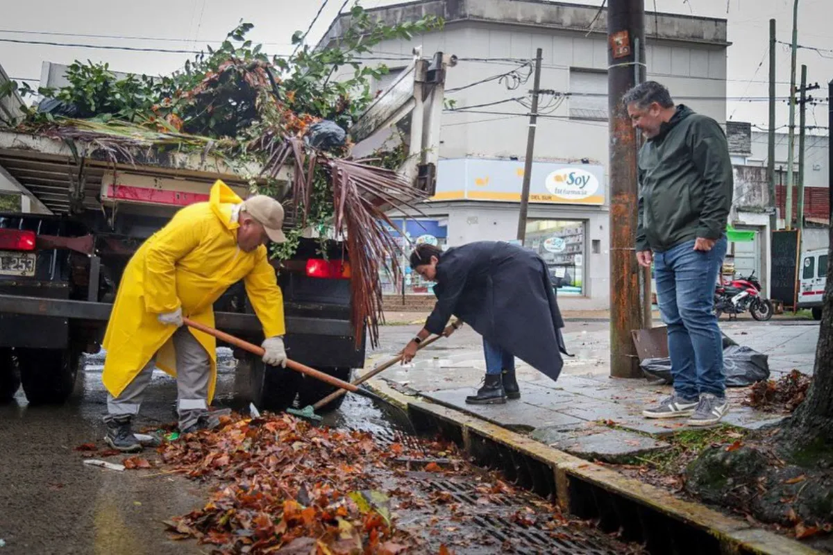 Mayra Mendoza supervisó los trabajos de limpieza y desobstrucción de sumideros