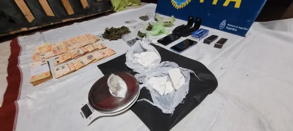 Desbarataron cuatro puntos de venta de droga en Solano y Varela
