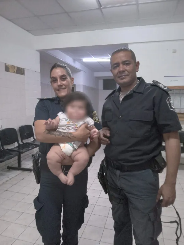 Agentes de la Policía Local de Quilmes salvaron la vida de una bebe de 4 meses