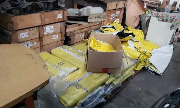 Detienen a dos empleados de Mercado Libre por robo millonario de pedidos