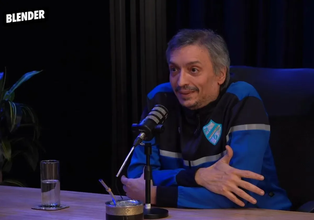 Vistiendo una campera de "Los Mates", Máximo Kirchner habló sobre la detención de su madre