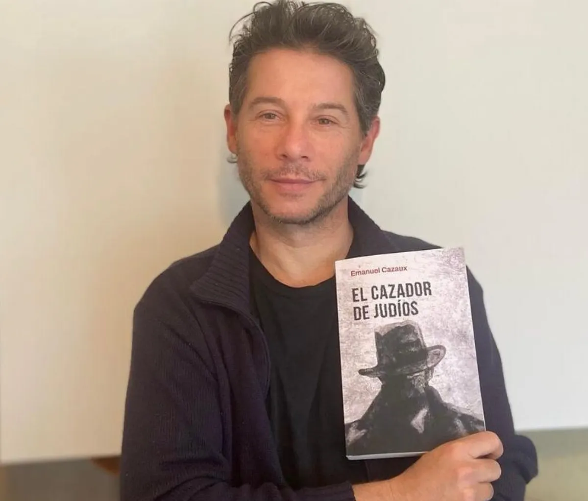 El quilmeño Emanuel Cazaux publica su segunda novela desde Andorra, con eje en la muerte de Eva Perón