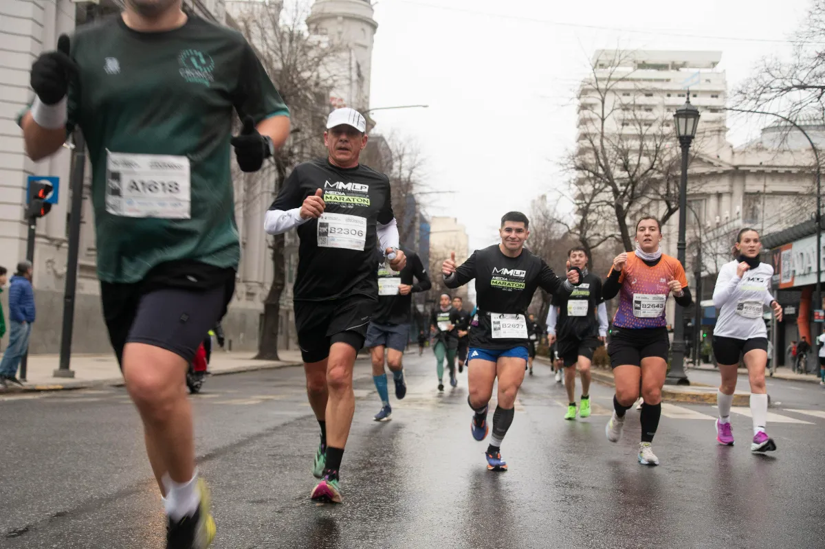 Con más de 3.500 atletas se corrió la 3° Media Maratón Ciudad de La Plata