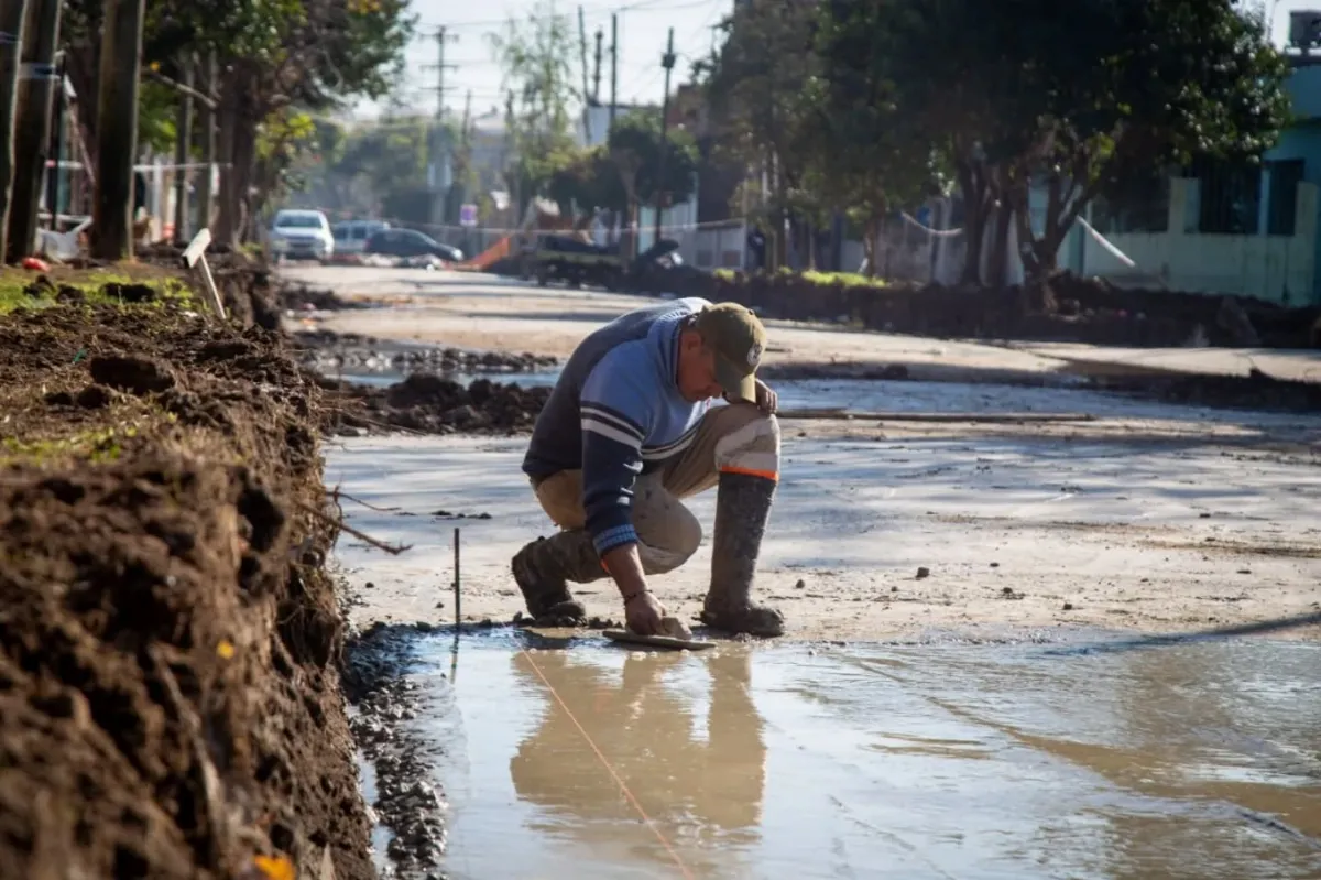 Arrancó importante obra de pavimento en barrios de Quilmes Oeste y Solano