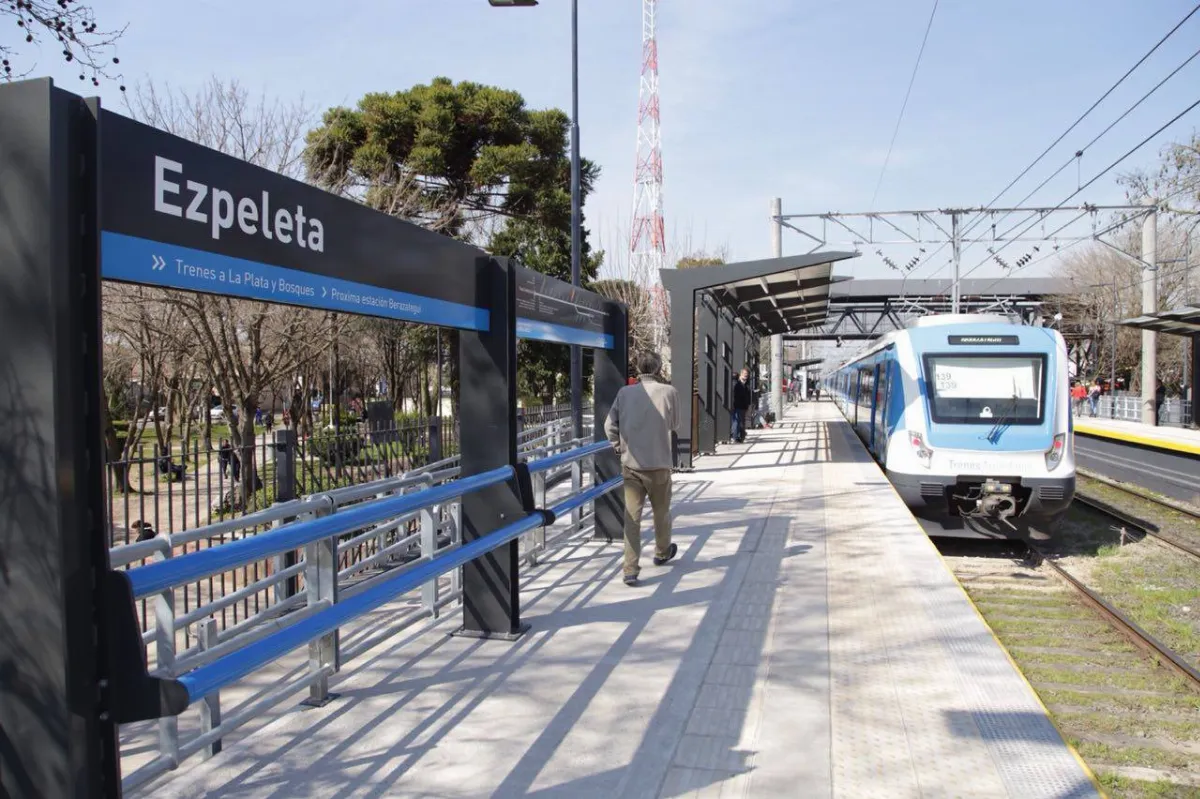 Milagro en la estación de Ezpeleta: Sobrevivió al ser embestido por el Tren