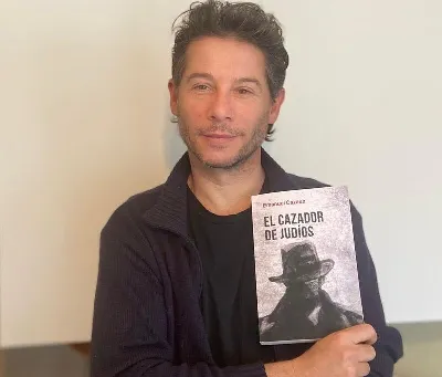 El quilmeño Emanuel Cazaux publica su segunda novela desde Andorra, con eje en la muerte de Eva Perón